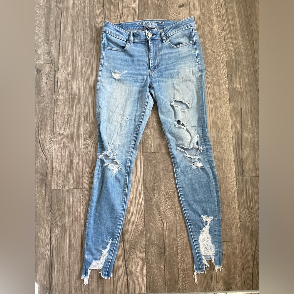 American Eagle High Rise Jegging super distressed